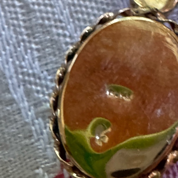 14KT Elegant Gold Cameo Earrings - Picture 5 of 9